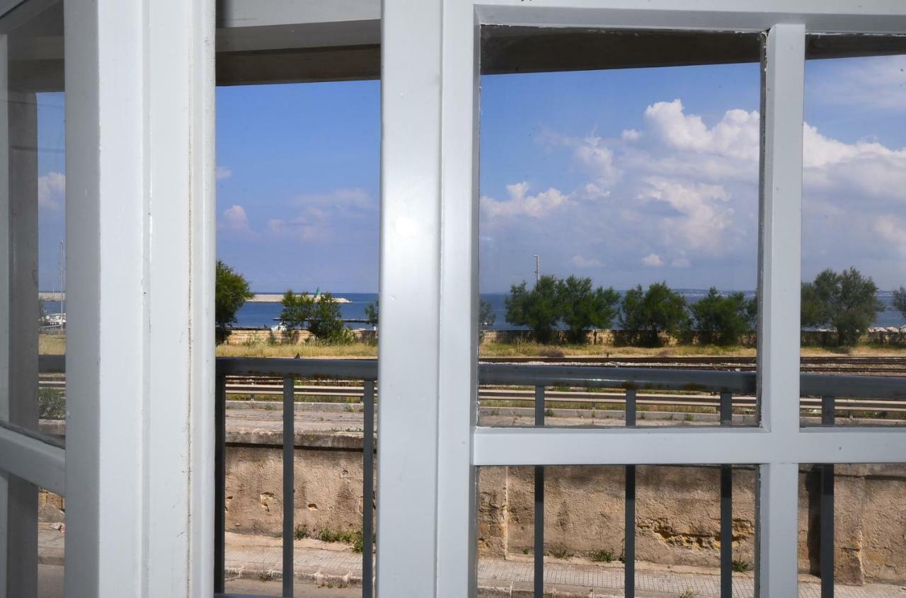 Ravenna Apartments กัลลีโปลี ภายนอก รูปภาพ