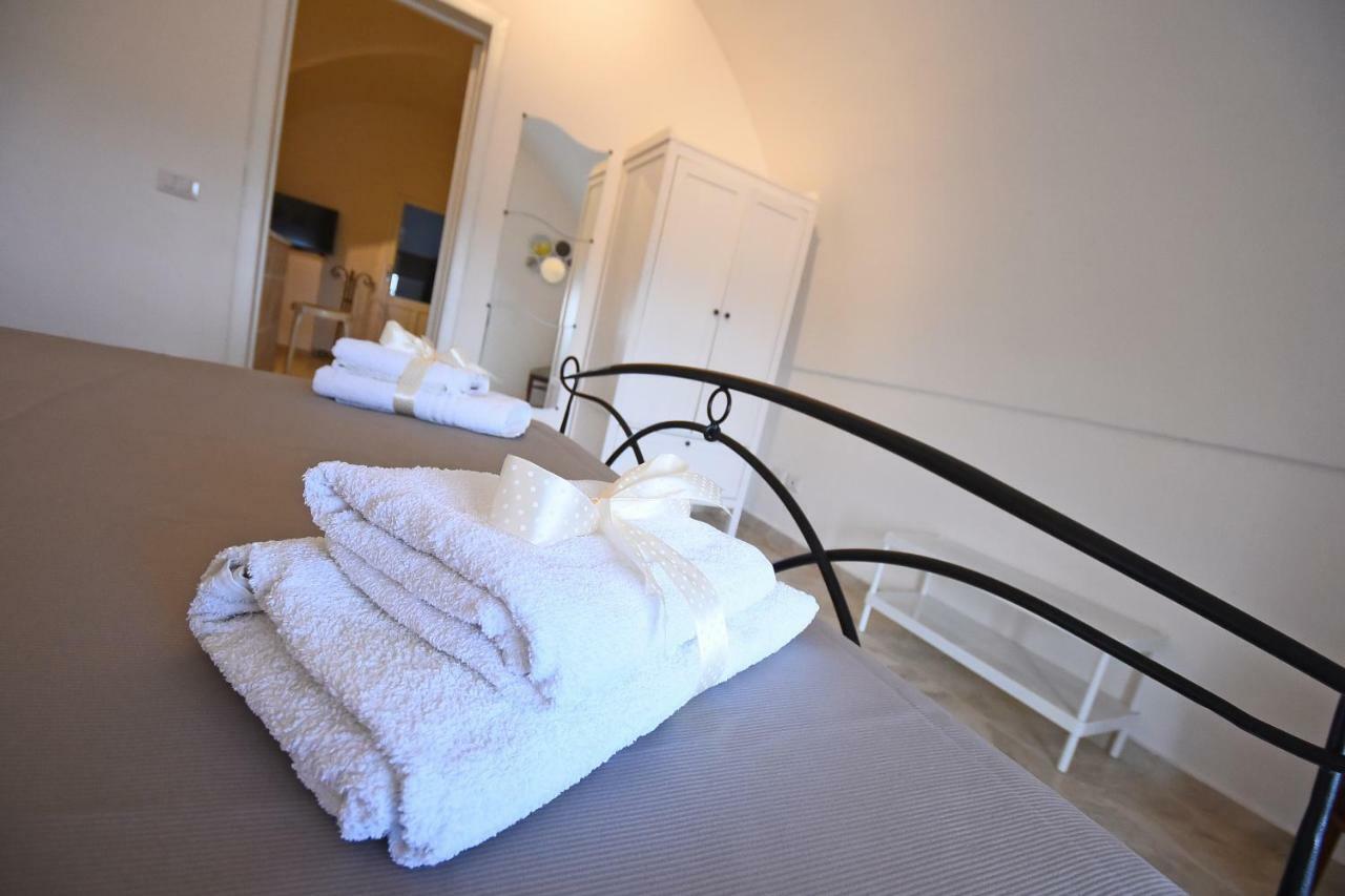 Ravenna Apartments กัลลีโปลี ภายนอก รูปภาพ