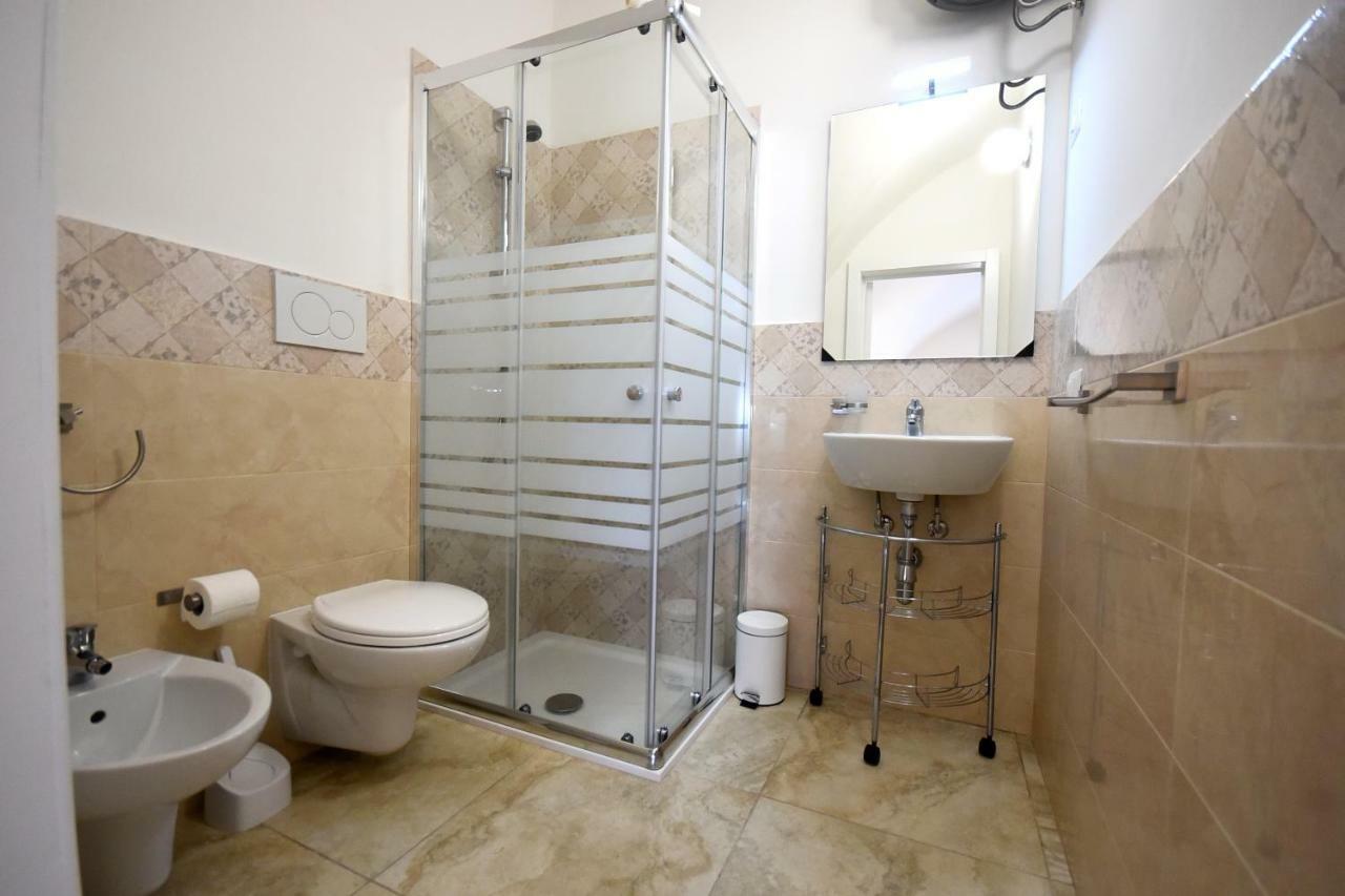 Ravenna Apartments กัลลีโปลี ภายนอก รูปภาพ