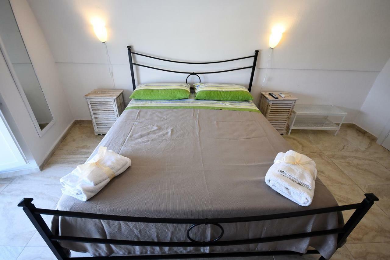 Ravenna Apartments กัลลีโปลี ภายนอก รูปภาพ
