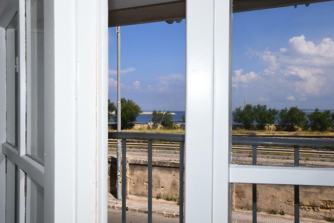 Ravenna Apartments กัลลีโปลี ภายนอก รูปภาพ