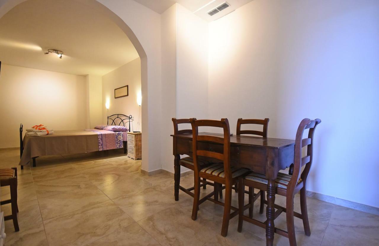 Ravenna Apartments กัลลีโปลี ภายนอก รูปภาพ