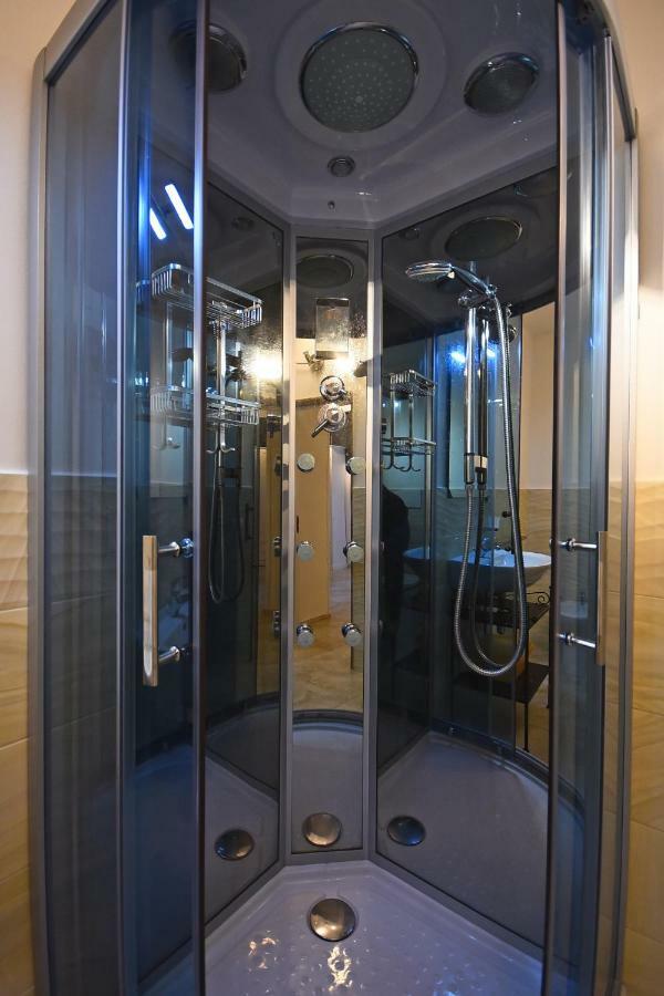 Ravenna Apartments กัลลีโปลี ภายนอก รูปภาพ